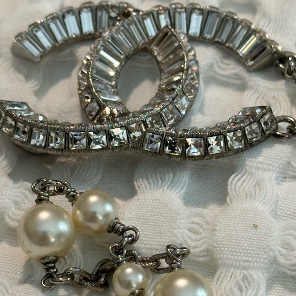 CHANEL CRYSTAL AND PEARL BELT/NECKLACE - Picture 2 of 5